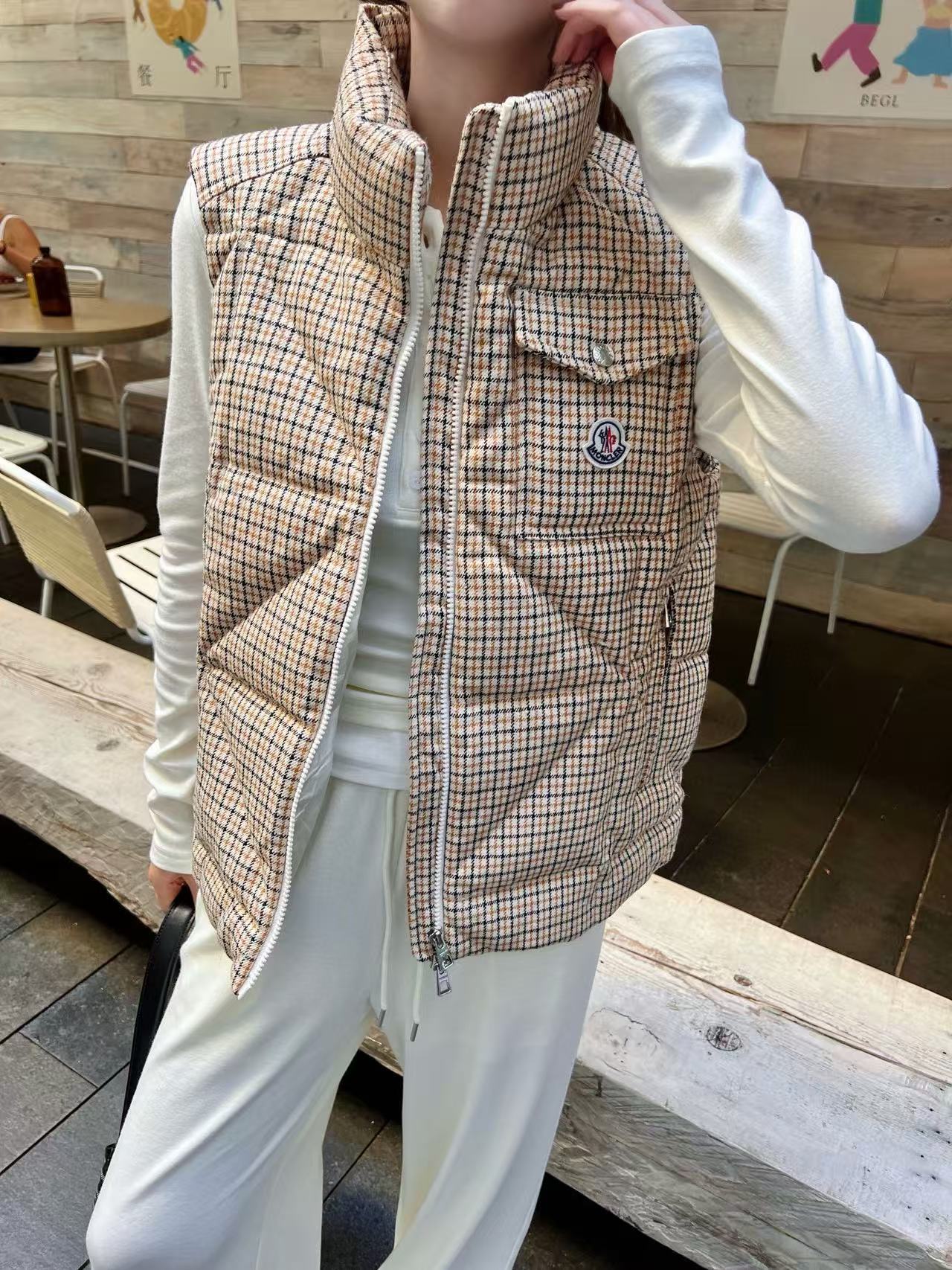MONCLER千鳥格子柄スタンドカラーダウンベスト【50％割引+送料無料】