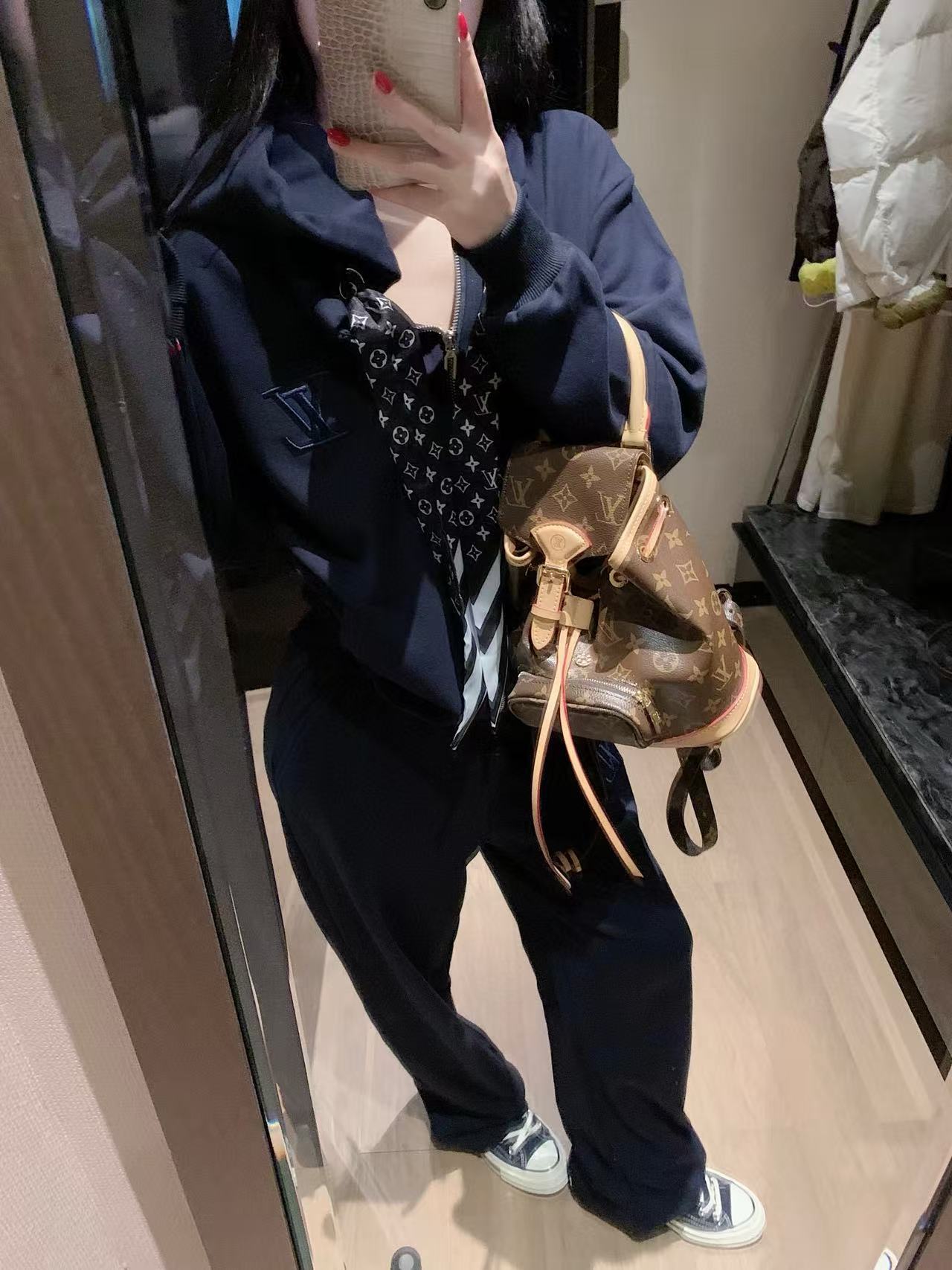 LVフード付きカジュアルスーツ（スカーフ付き）【50％割引+送料無料】