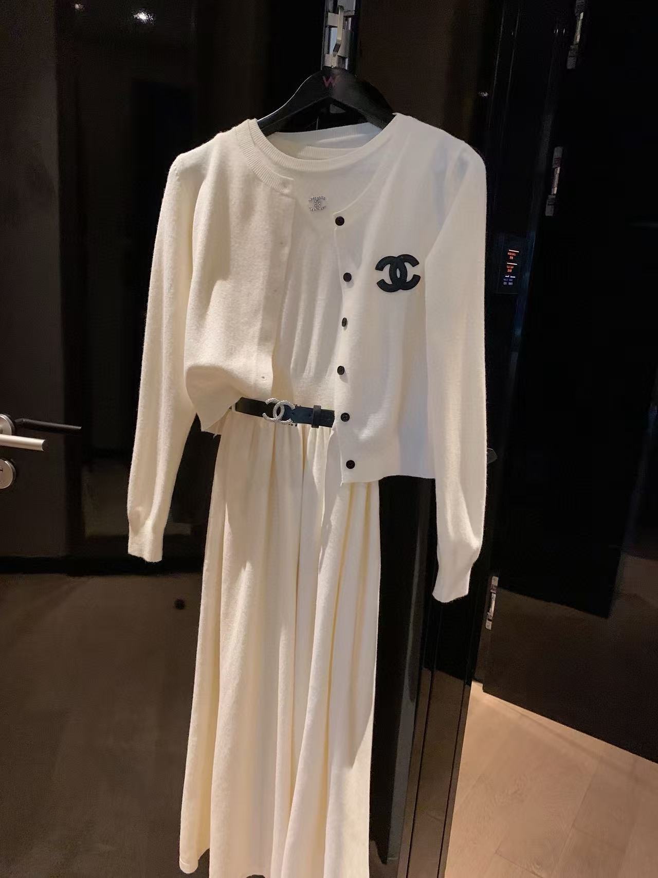 CHANE1 ダブルC ウールカーディガン＋ワンピース ツーピースセット【50％割引+送料無料】