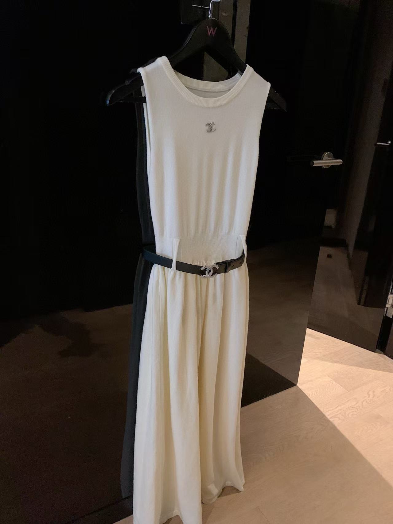 CHANE1 ダブルC ウールカーディガン＋ワンピース ツーピースセット【50％割引+送料無料】