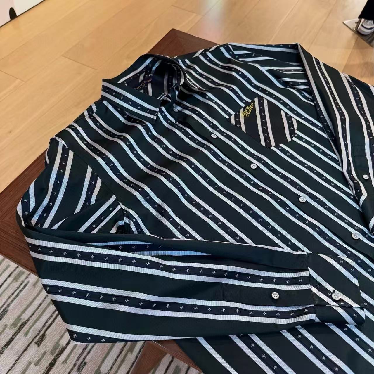 LVシルクシャツ【50％割引+送料無料】