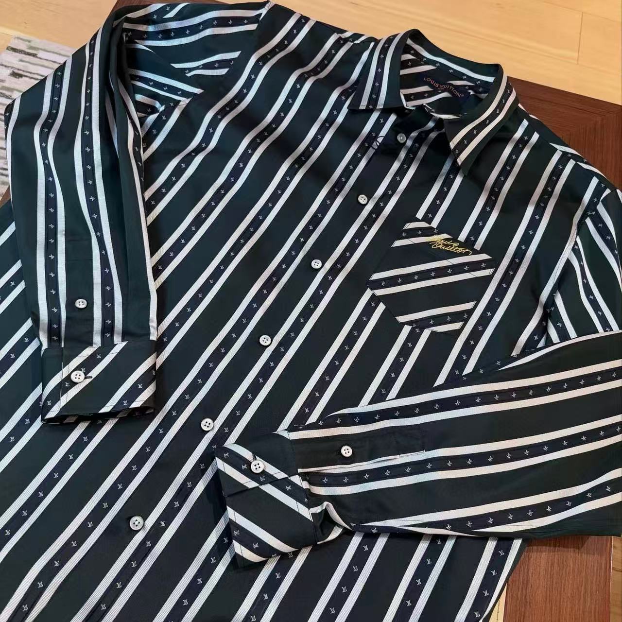 LVシルクシャツ【50％割引+送料無料】