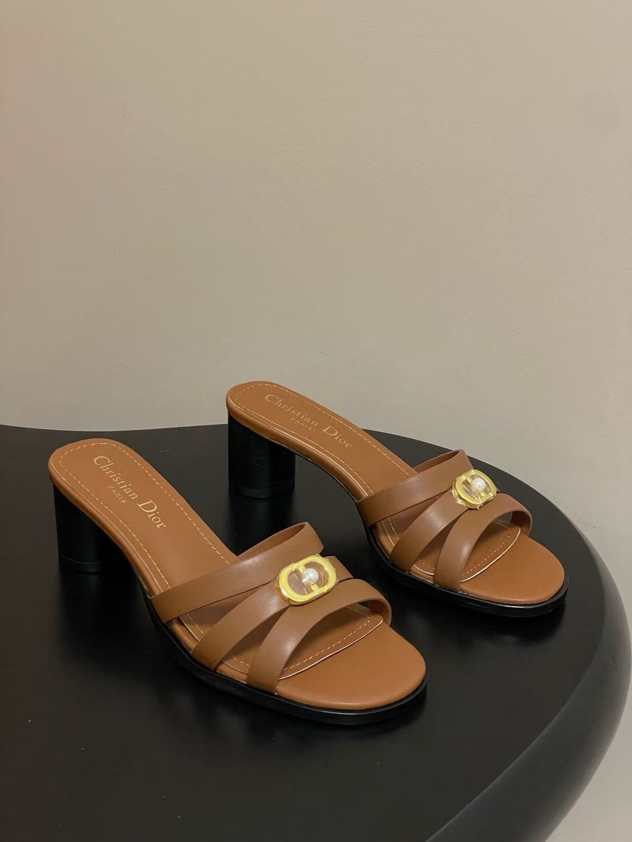 DIORの高品質CDローヒールシューズ【50%割引+送料無料】