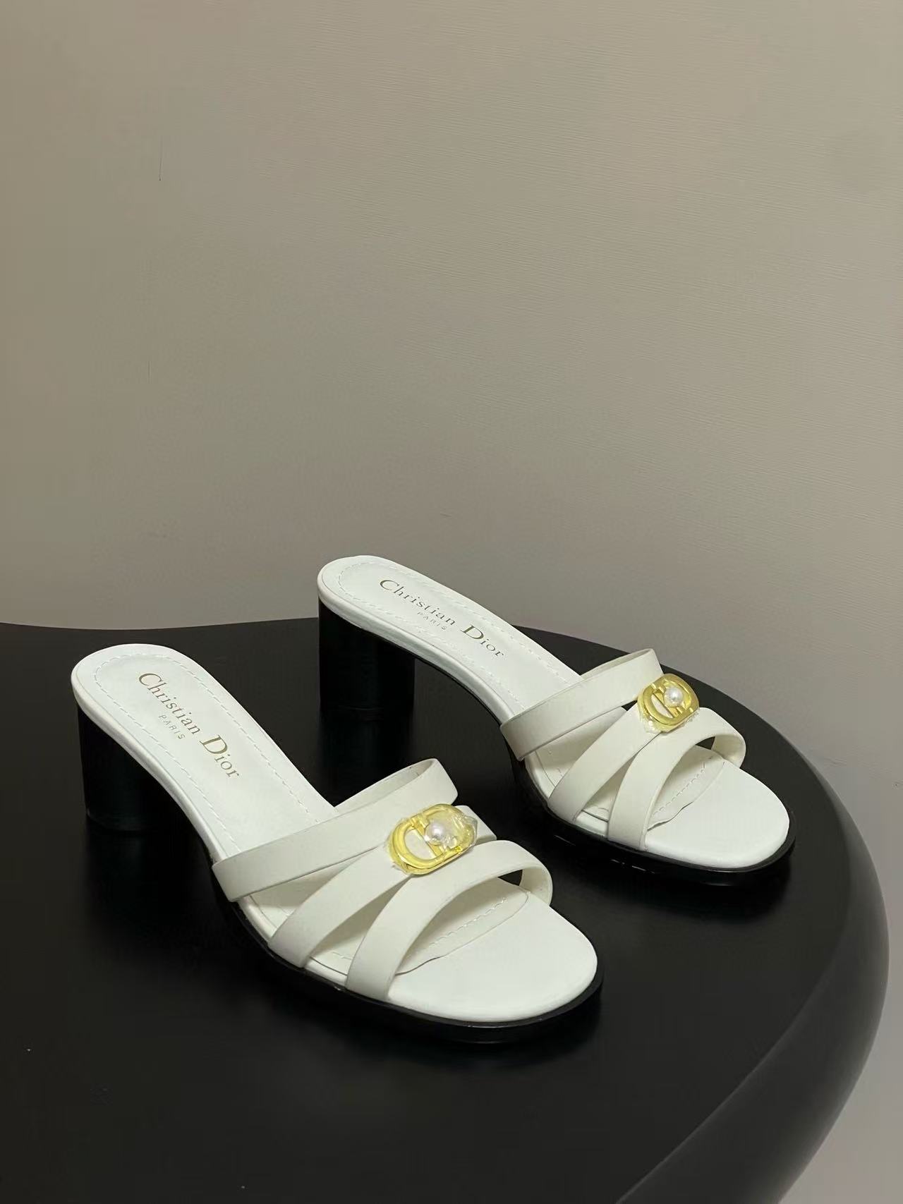 DIORの高品質CDローヒールシューズ【50%割引+送料無料】