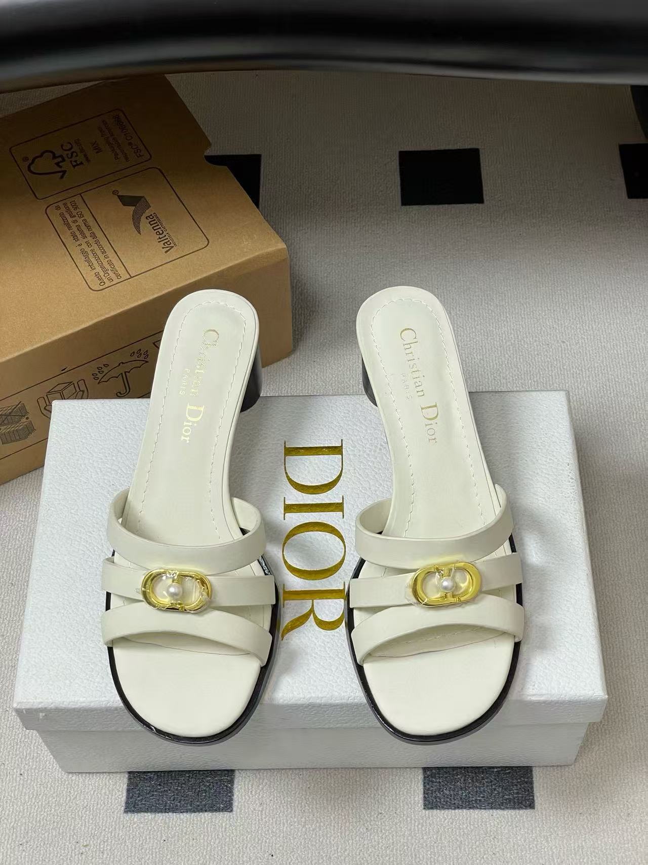 DIORの高品質CDローヒールシューズ【50%割引+送料無料】