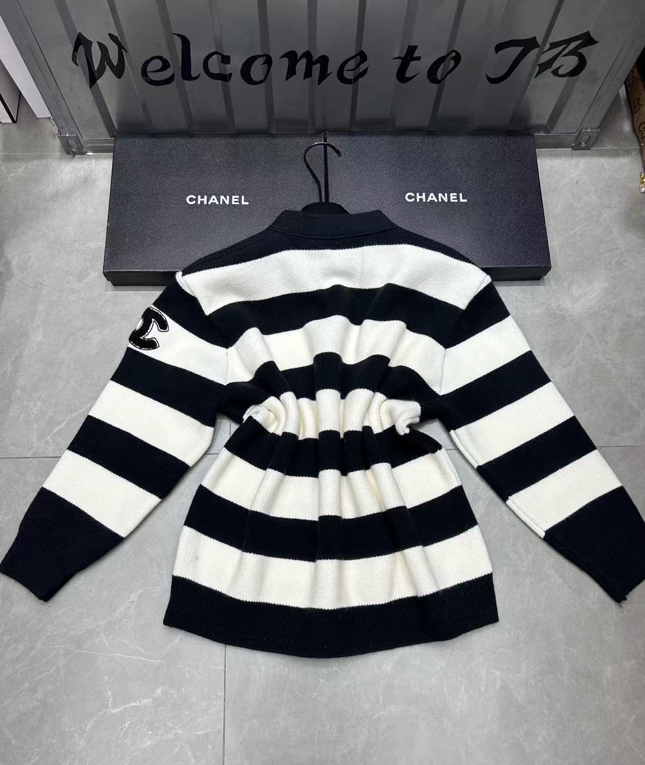 CHANE1 ダブルC ストライプ Vネック ウールカーディガン【50％割引+送料無料】