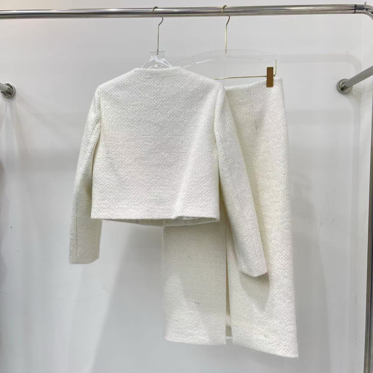 CHANE1 上質シンプルジャケット+スカート2点セット【50％割引+送料無料】