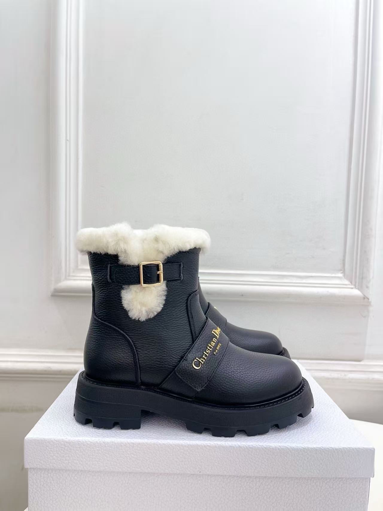 DIOR 高品質牛革&ウール レターバックル アンクルブーツ【50%割引+送料無料】