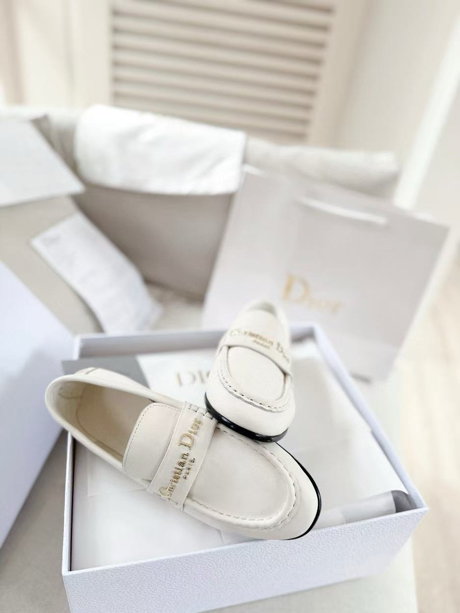 DIORの高品質レターローファー【50％割引+送料無料】
