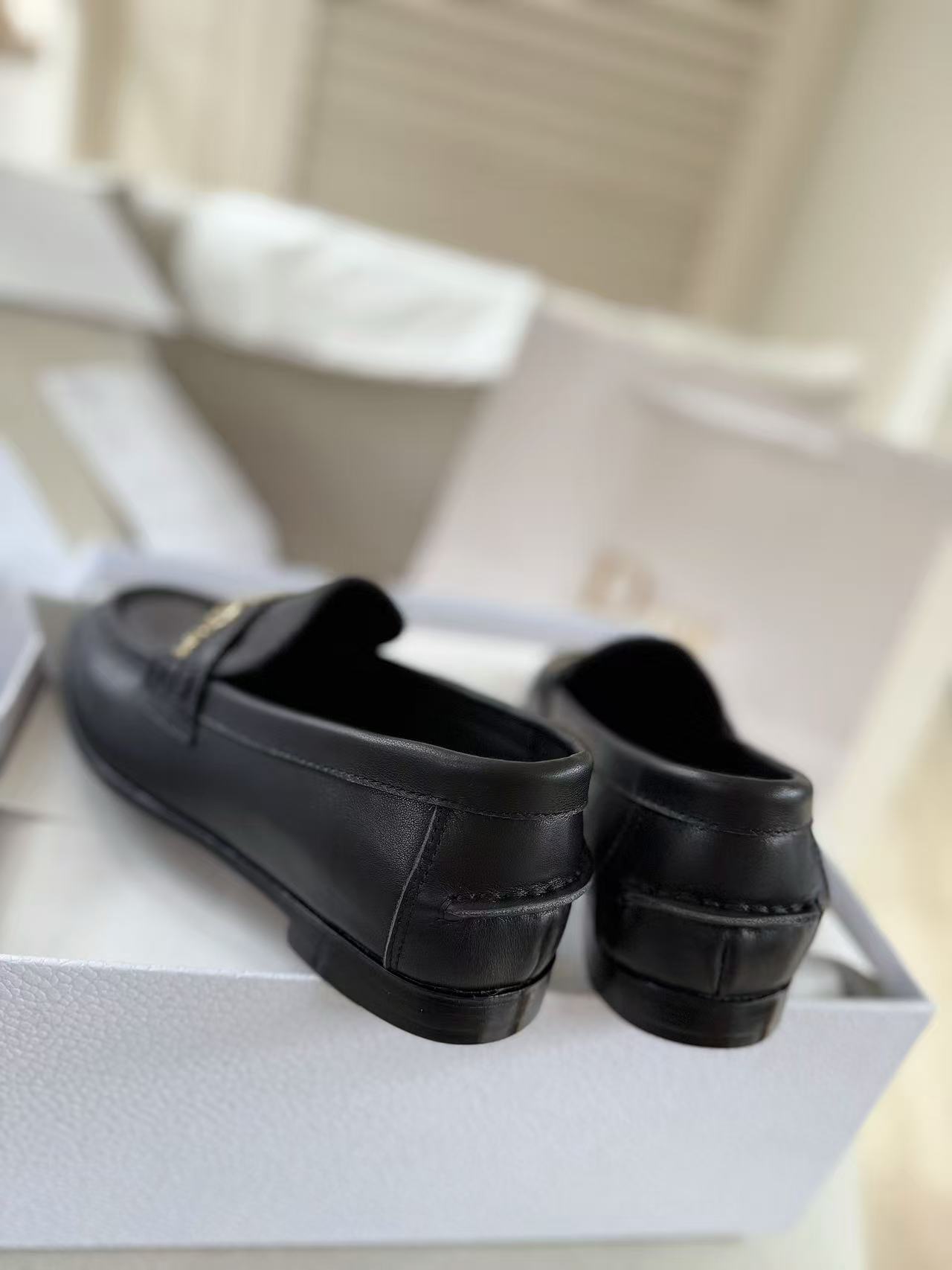 DIORの高品質レターローファー【50％割引+送料無料】