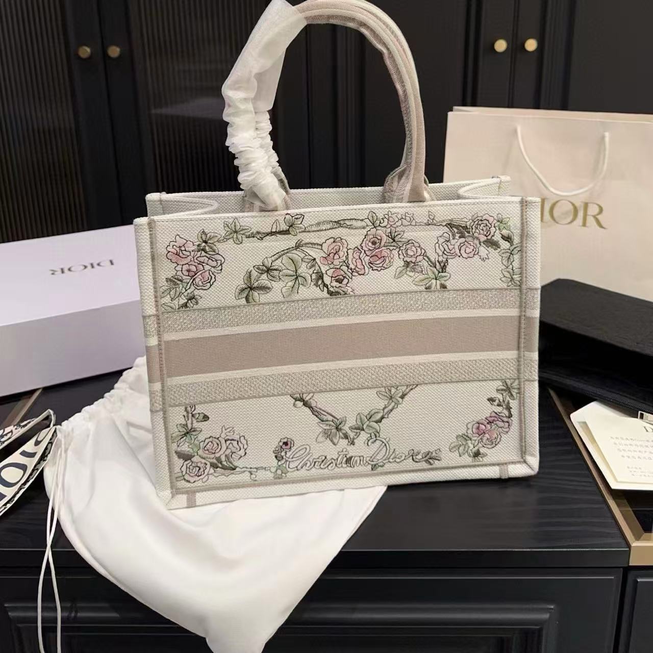 DIOR 刺繍 ピオニー トートバッグ【50%割引+送料無料】