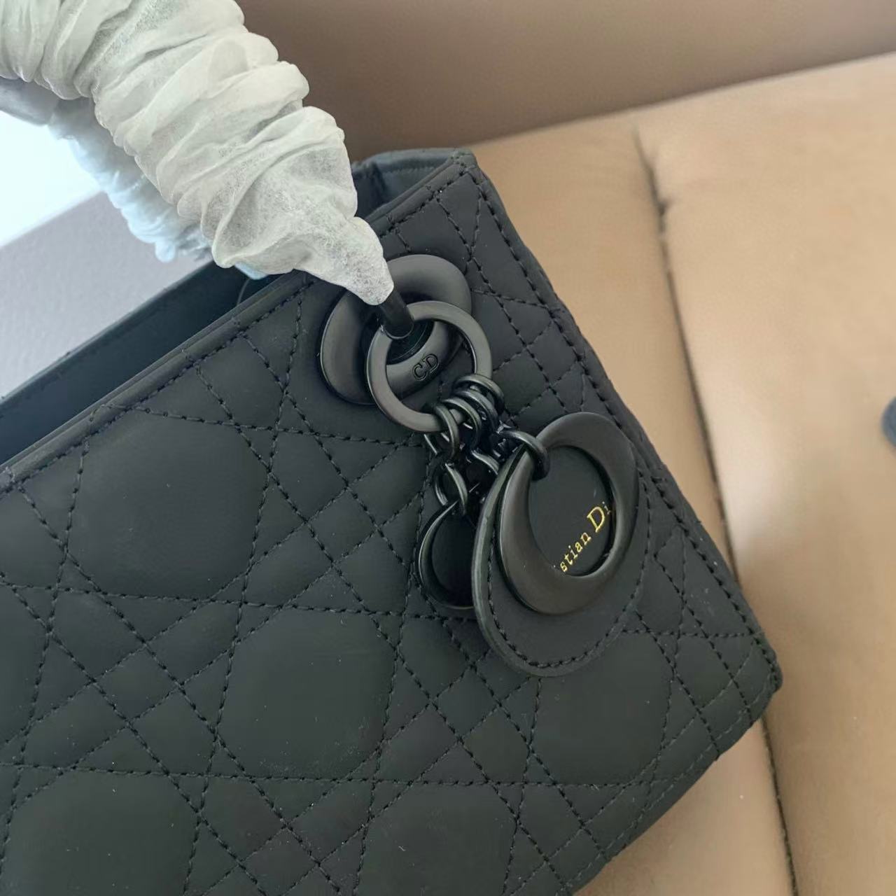 DI0Rつや消しハンドバッグ【50%割引+送料無料】