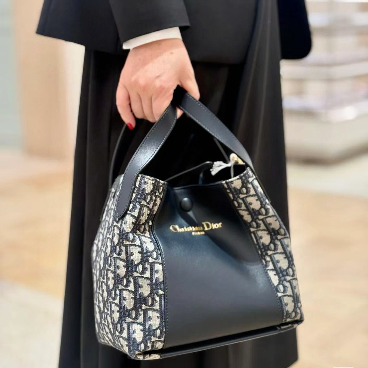 DI0R新しいバケットバッグ【50％割引+送料無料】