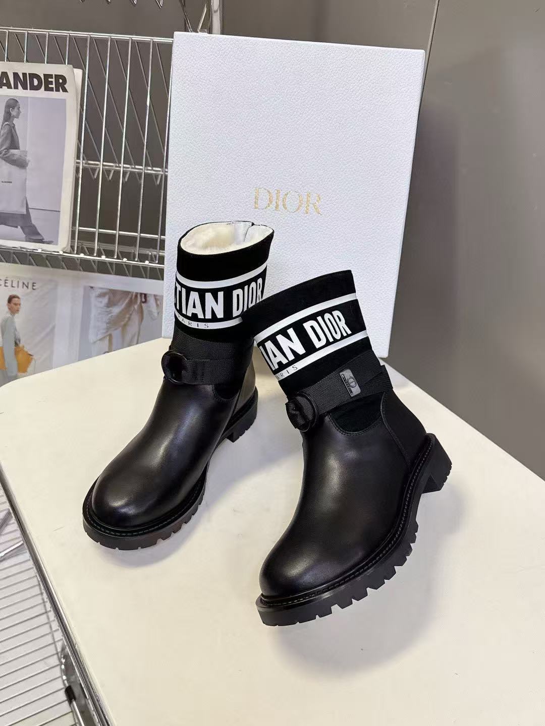 DIOR 高品質レターラウンドトゥレザーアンクルブーツ【50%割引+送料無料】