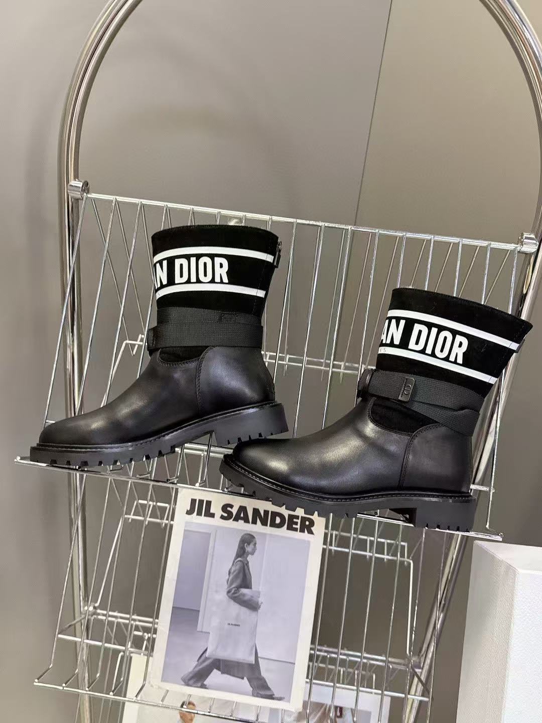 DIOR 高品質レターラウンドトゥレザーアンクルブーツ【50%割引+送料無料】