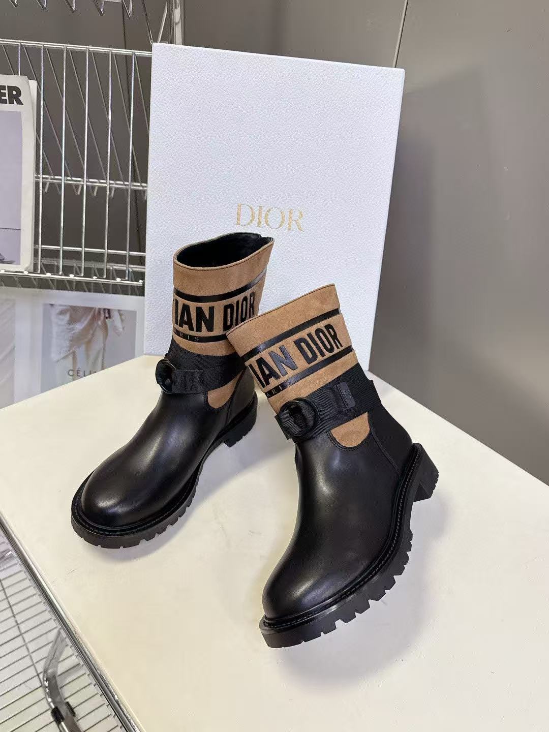 DIOR 高品質レターラウンドトゥレザーアンクルブーツ【50%割引+送料無料】