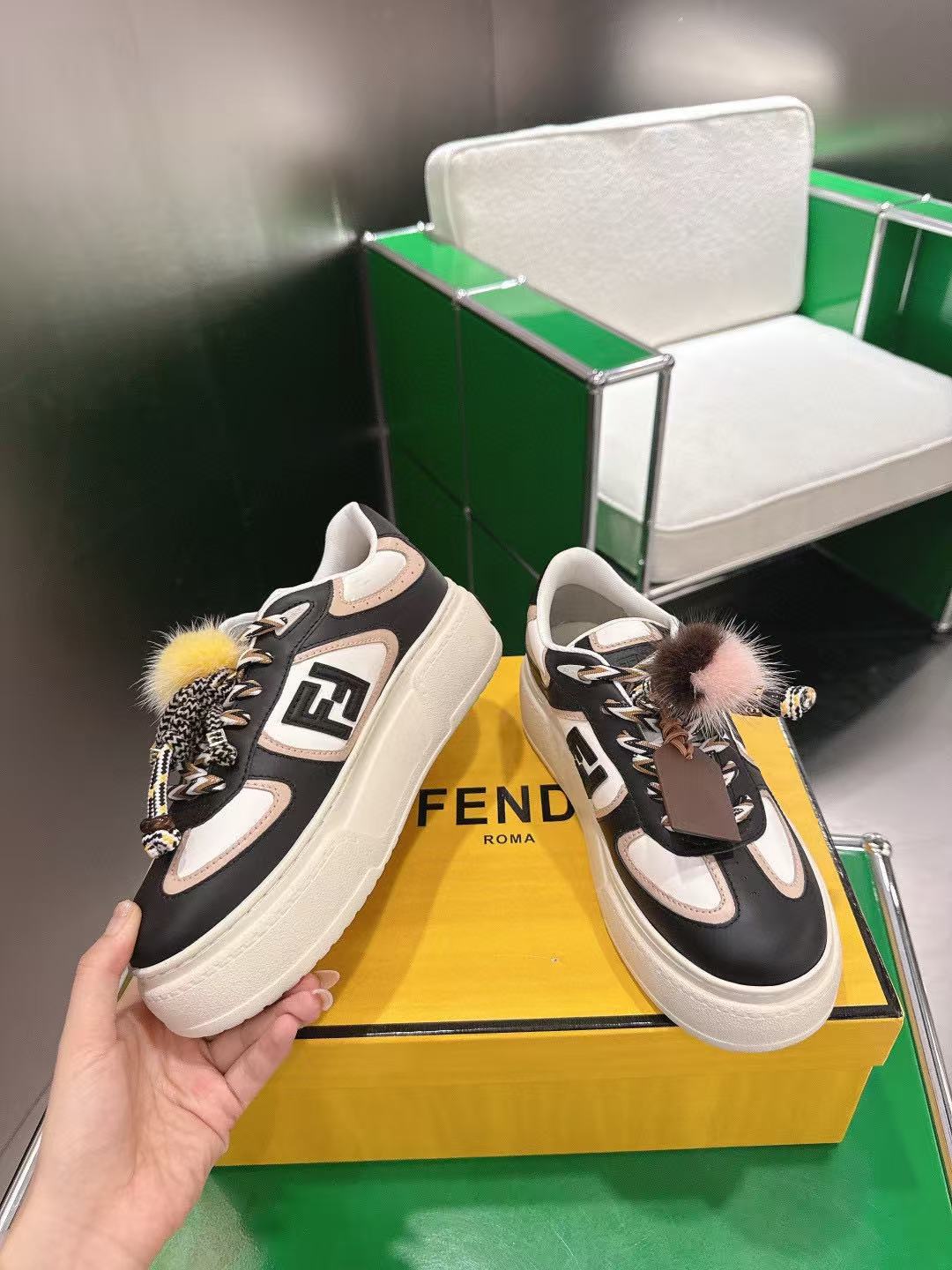 FEND1 高品質厚底スニーカー【50％割引+送料無料】