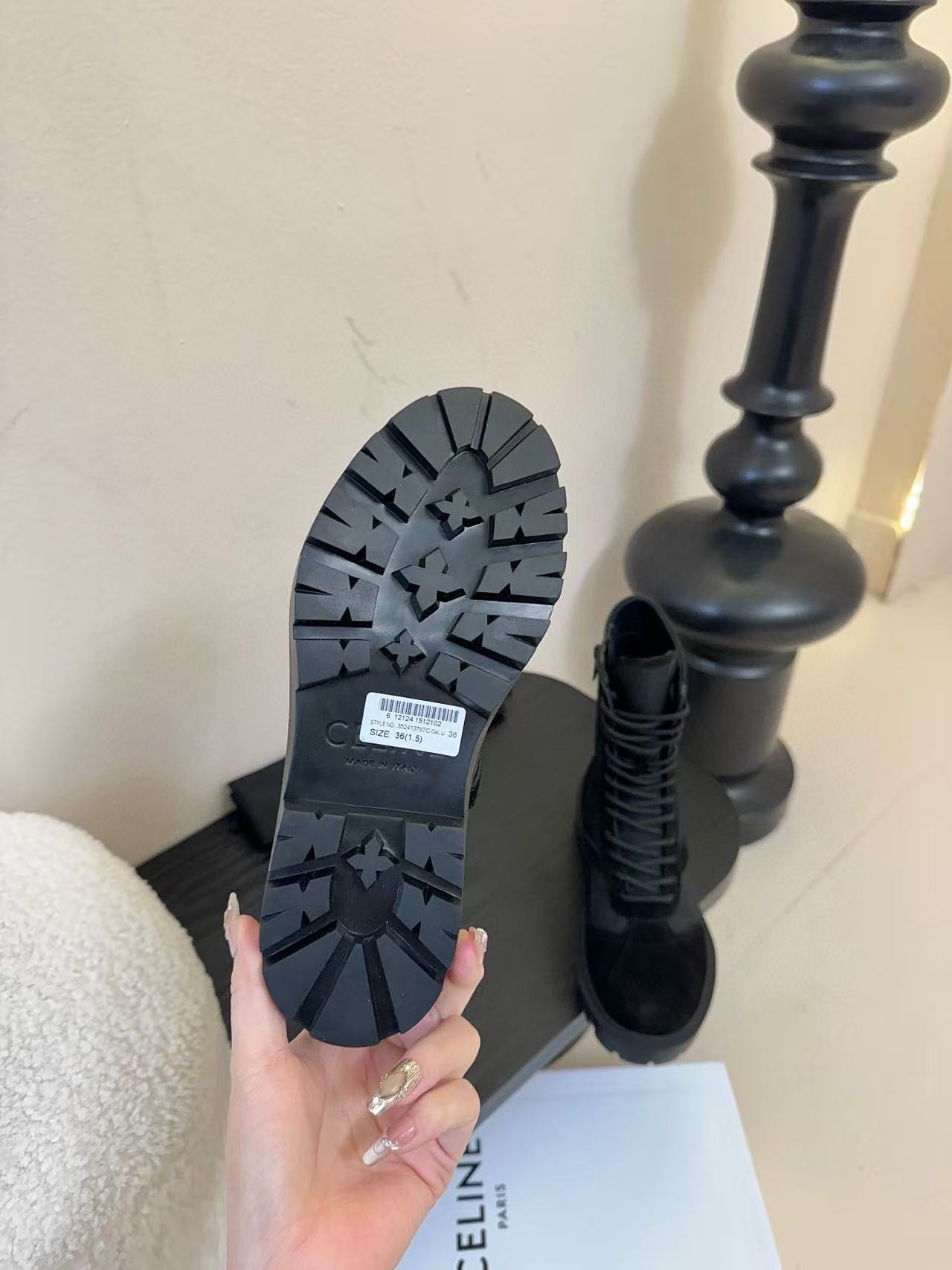 CEL1NE 高品質レースアップマーティンブーツ【50％割引+送料無料】