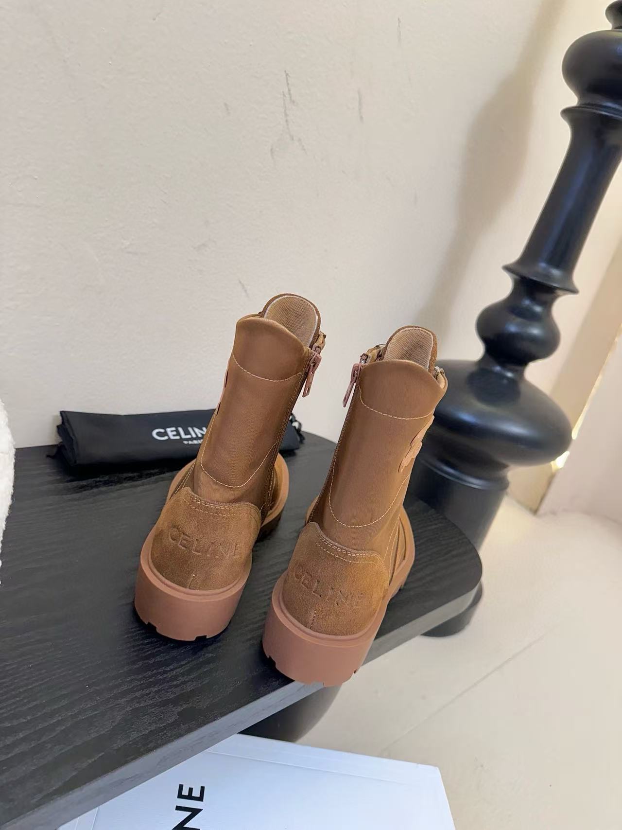 CEL1NE 高品質レースアップマーティンブーツ【50％割引+送料無料】