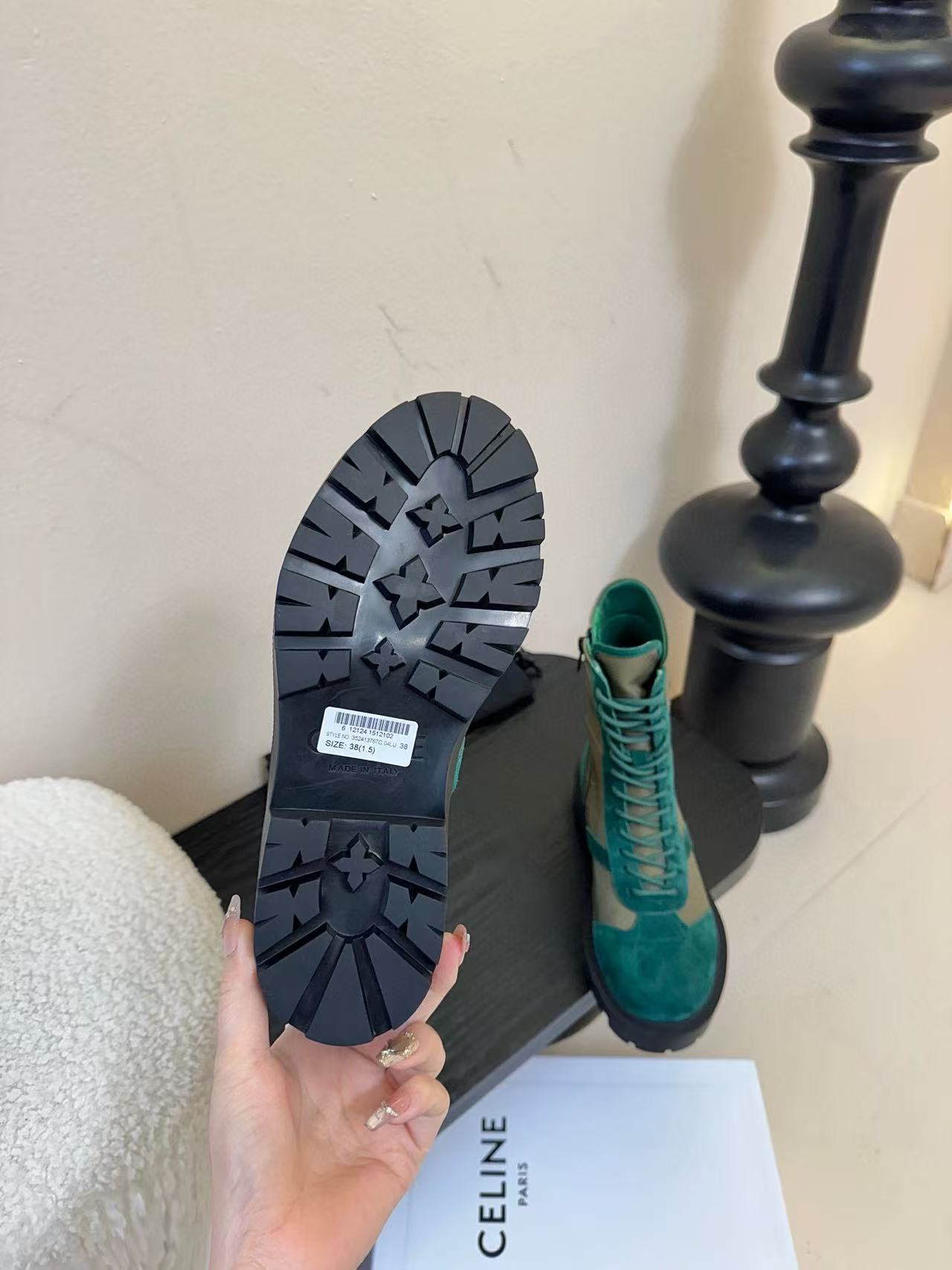 CEL1NE 高品質レースアップマーティンブーツ【50％割引+送料無料】