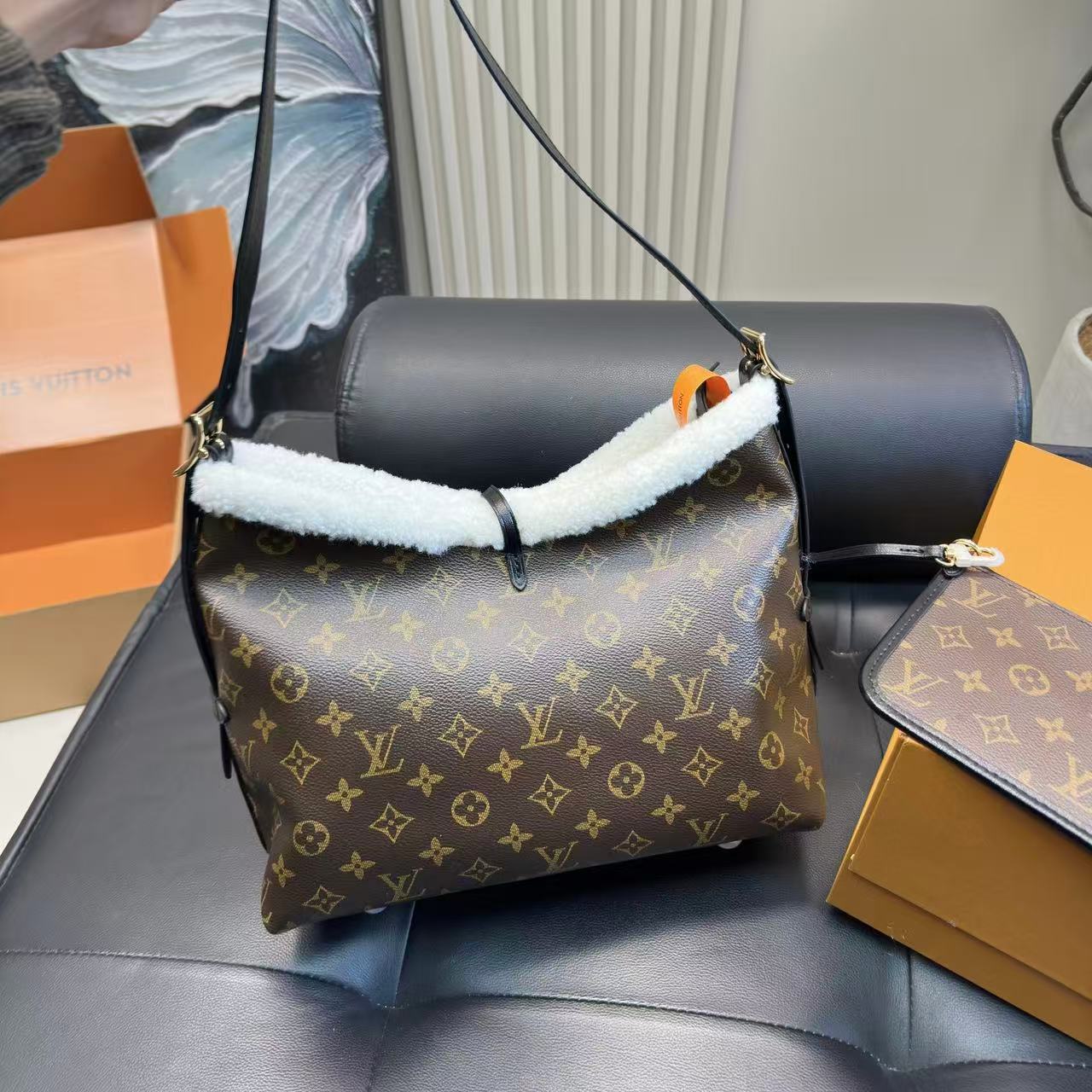 LVウールアンダーアームバッグ【50%割引+送料無料】