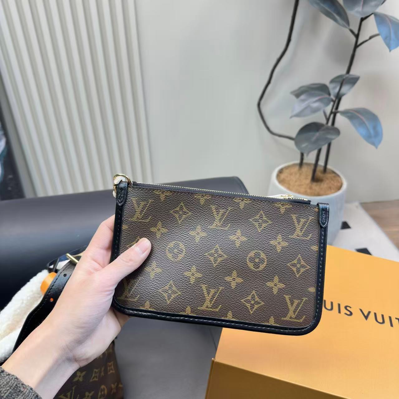 LVウールアンダーアームバッグ【50%割引+送料無料】