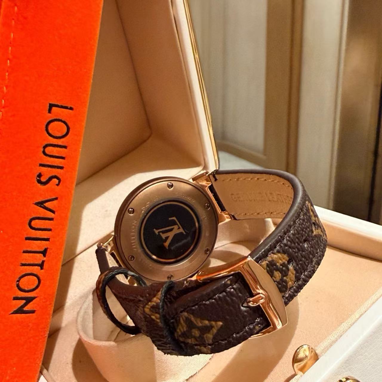 LVモノグラムレザーストラップレディース腕時計【50%割引+送料無料】