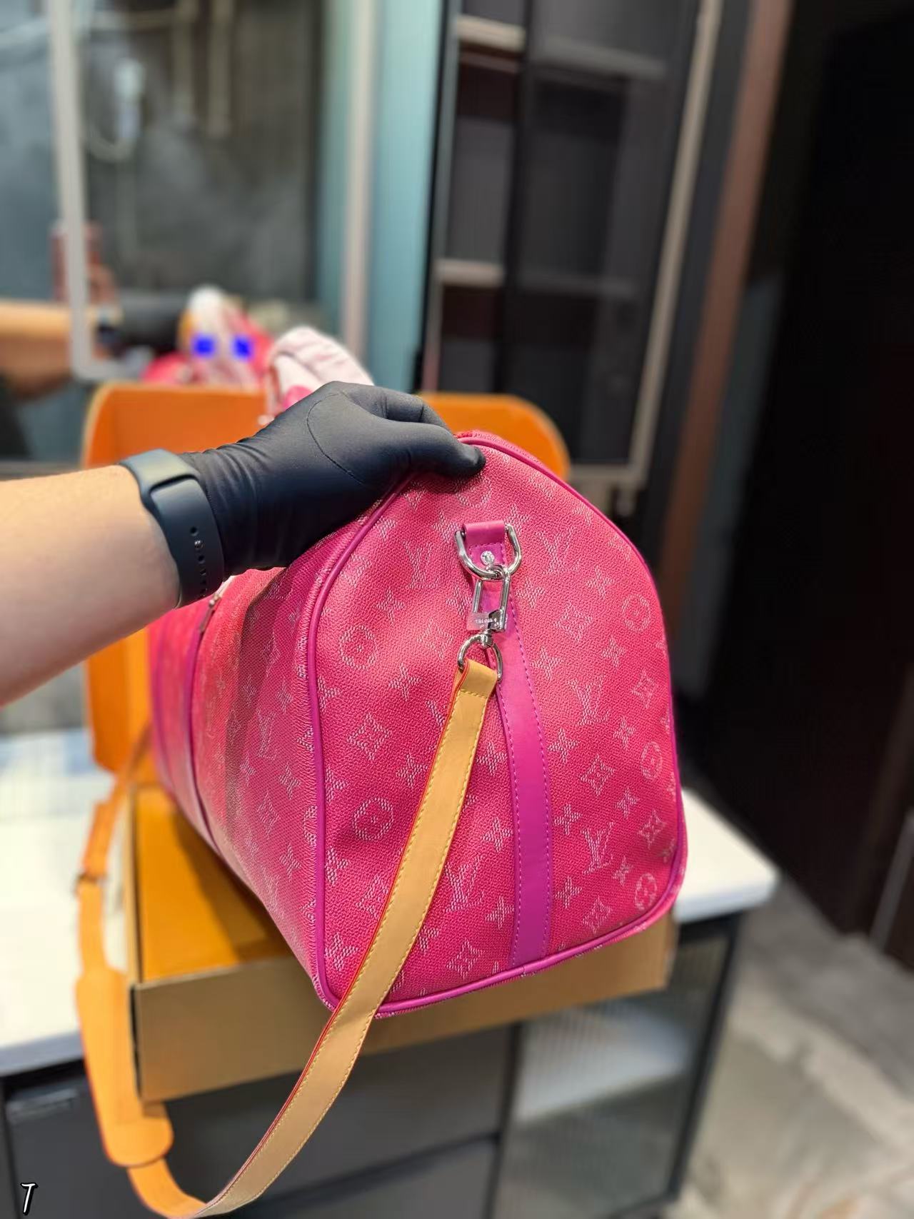LVプリントトラベルバッグ【50％割引+送料無料】