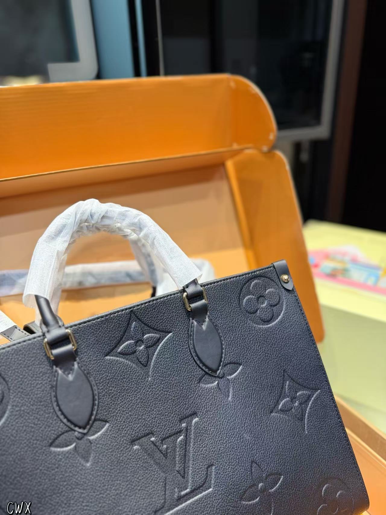 LV Onthegoジャングルトートバッグ【50％割引+送料無料】