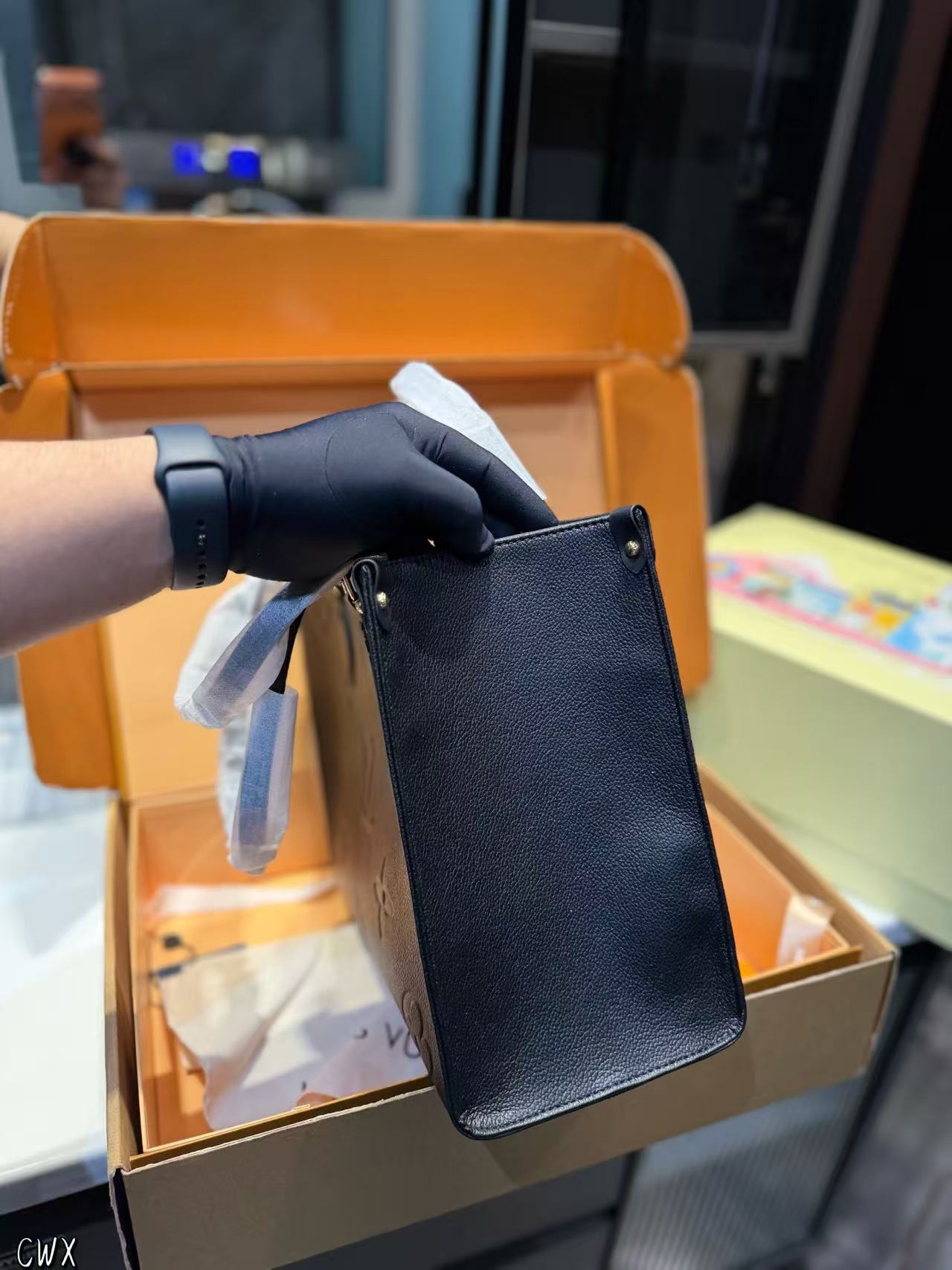 LV Onthegoジャングルトートバッグ【50％割引+送料無料】