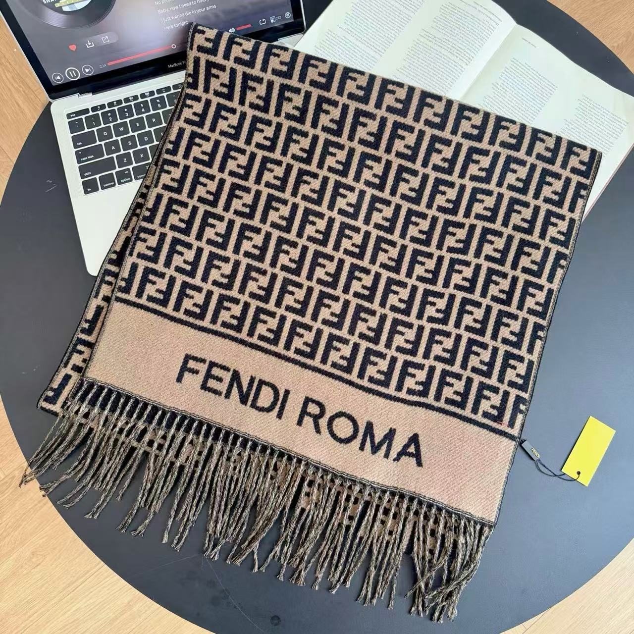 FEND1FF タッセル カシミア スカーフ【50％割引+送料無料】