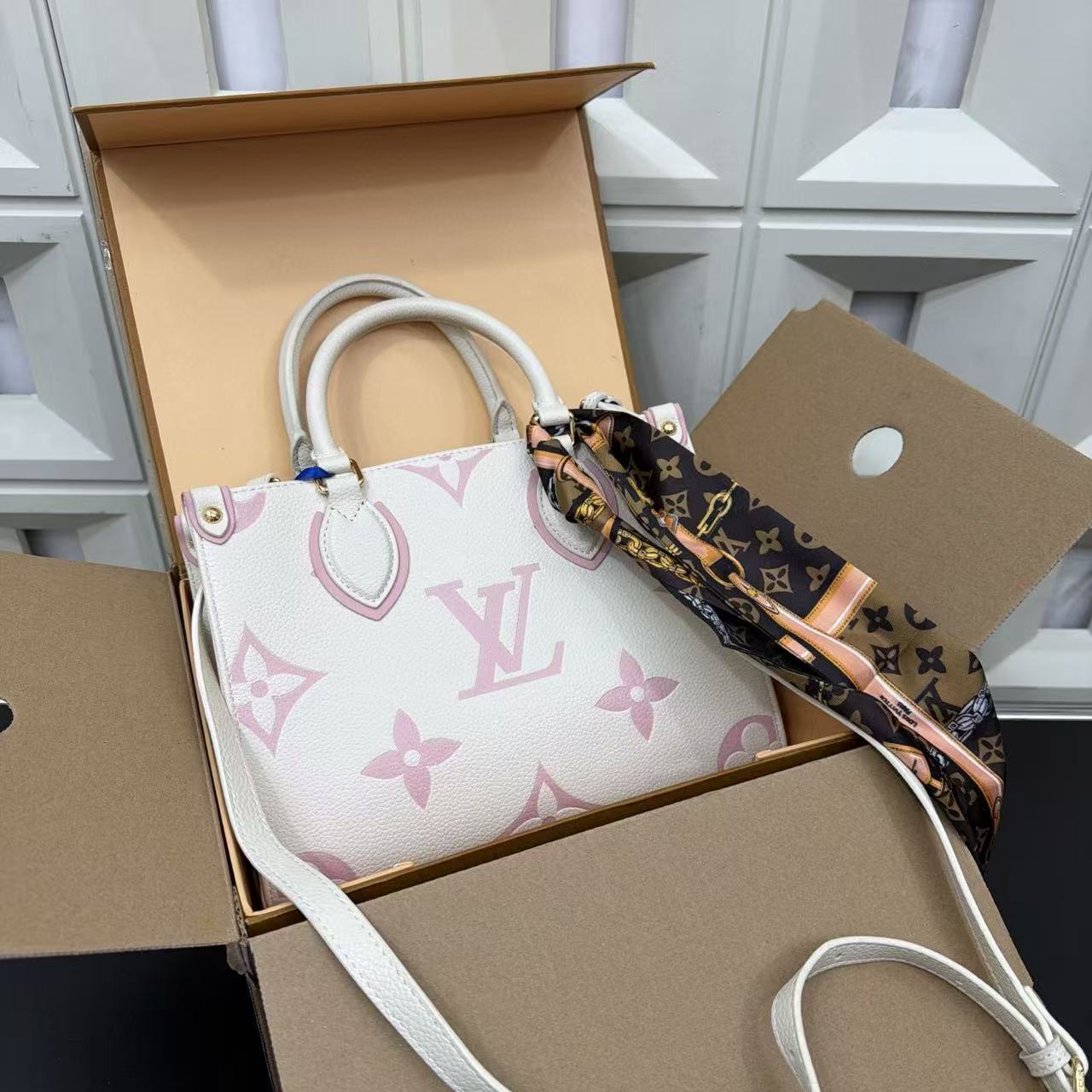 LV ジャングルプリント ハンドバッグ【50％割引+送料無料】