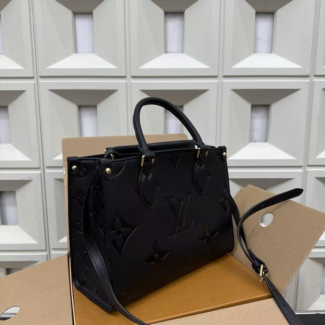 LV ジャングルプリント ハンドバッグ【50％割引+送料無料】