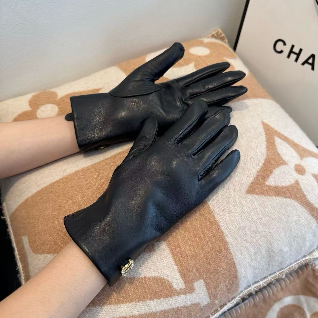 CHANE1 ダブルC ウール＆ラムスキン グローブ【50％割引+送料無料】