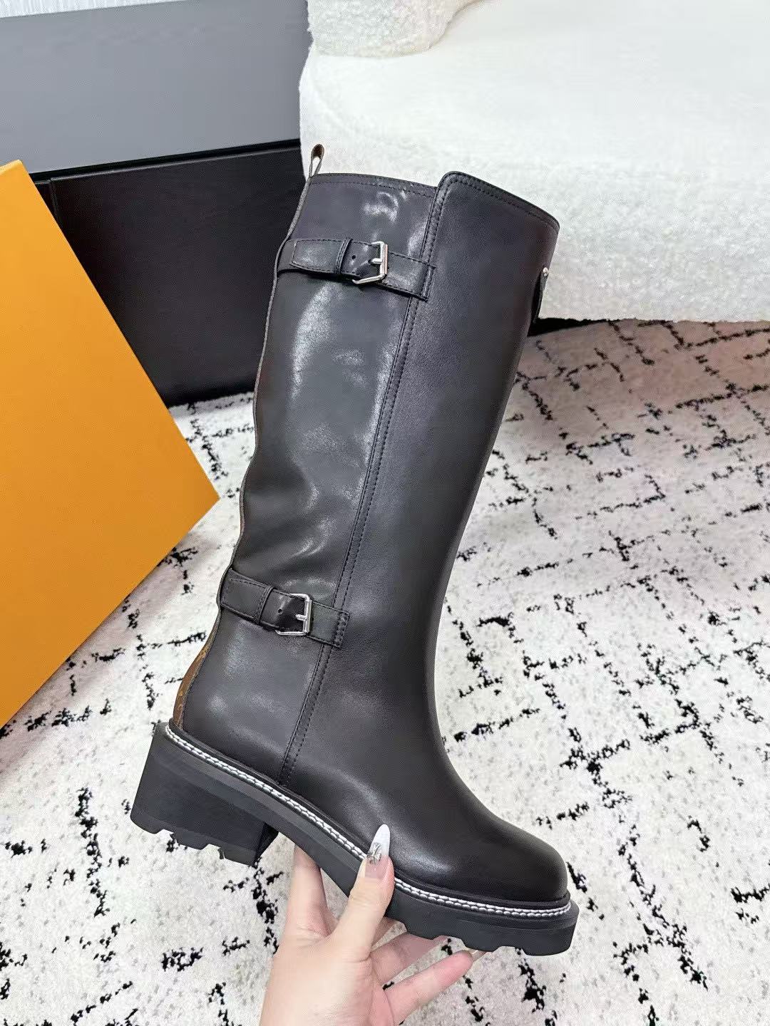 LV 高品質シンプルレザーロングブーツ【50％割引+送料無料】