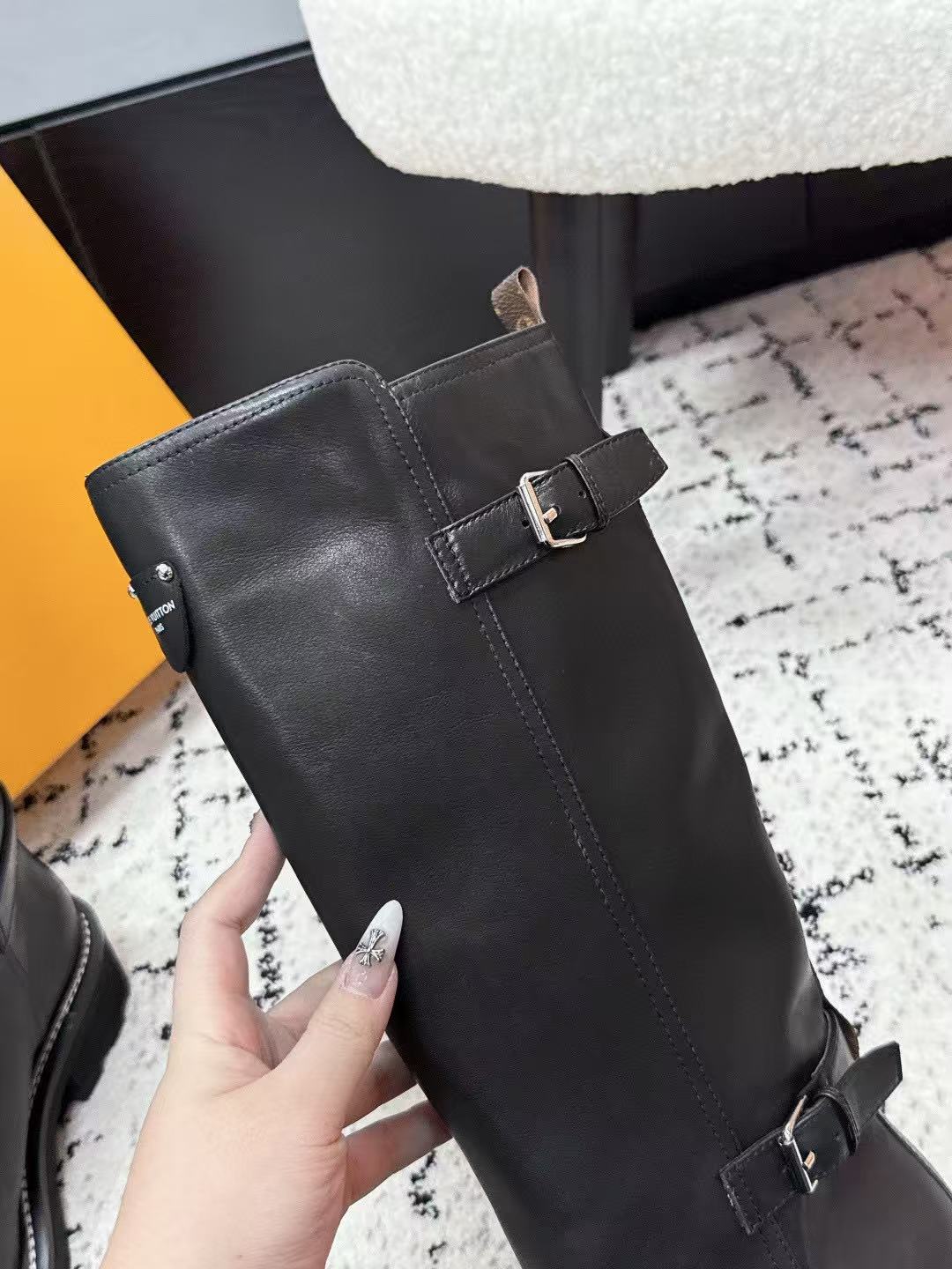 LV 高品質シンプルレザーロングブーツ【50％割引+送料無料】