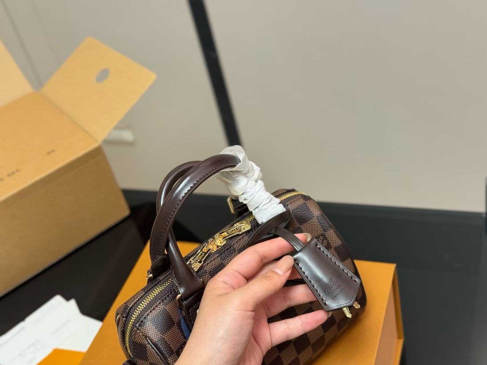 LVチェックハンドバッグ【50％割引+送料無料】