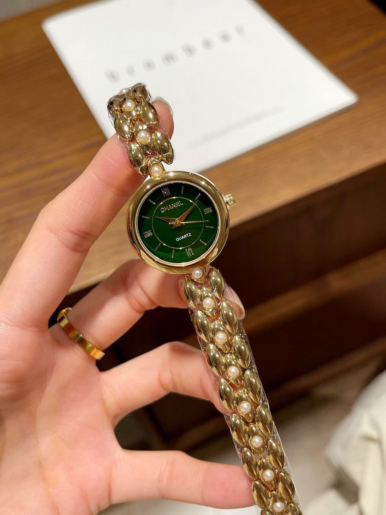 CHANE1 ラウンドパール スチールストラップ レディースウォッチ【50%割引+送料無料】