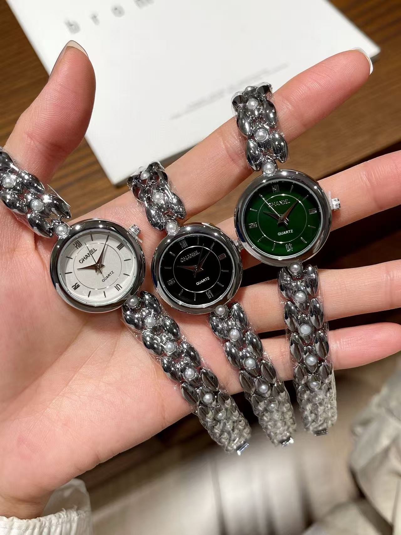 CHANE1 ラウンドパール スチールストラップ レディースウォッチ【50%割引+送料無料】