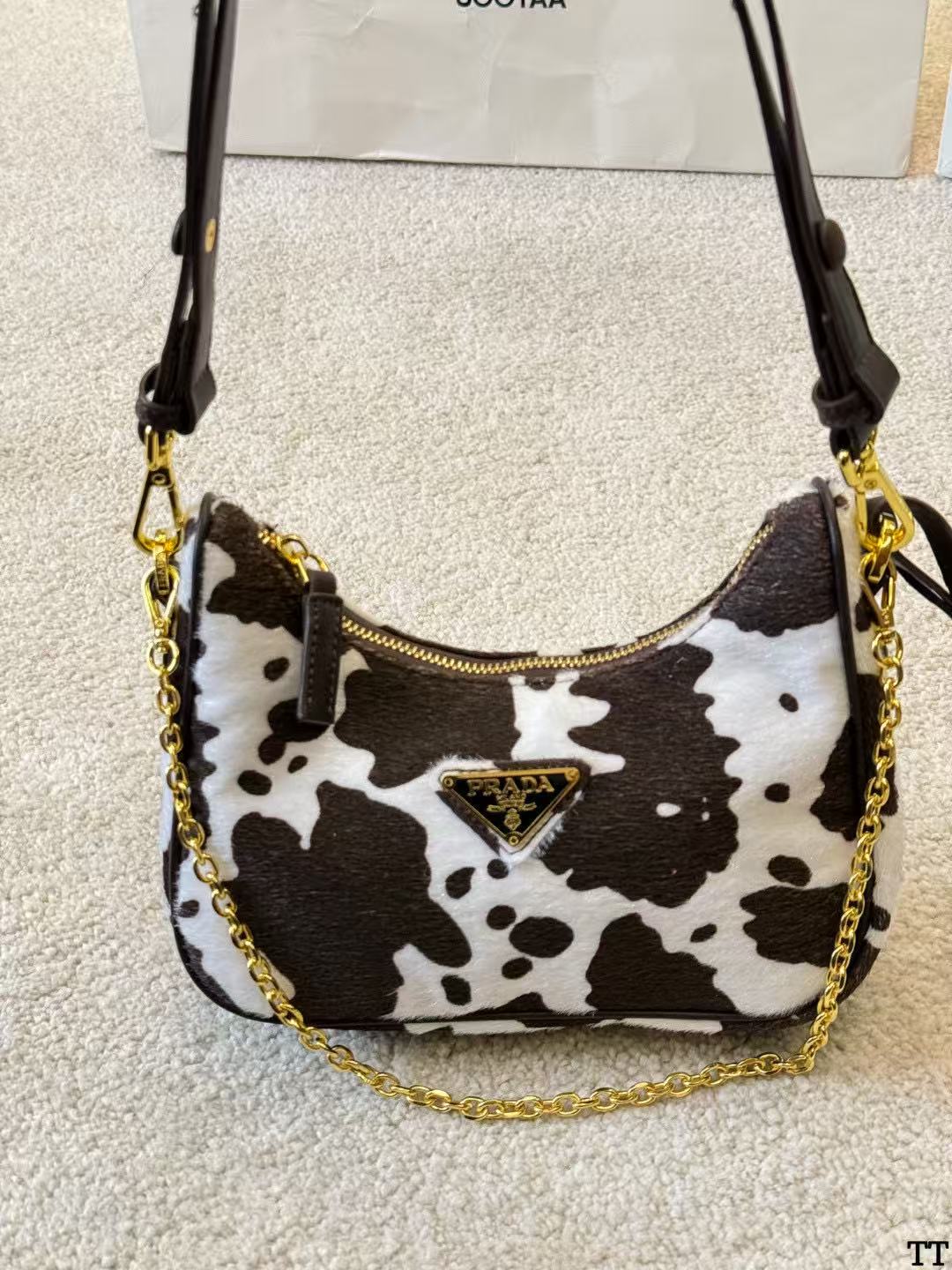 PR4DA 3-in-1 ゼブラプリント アンダーアームバッグ【50％割引+送料無料】