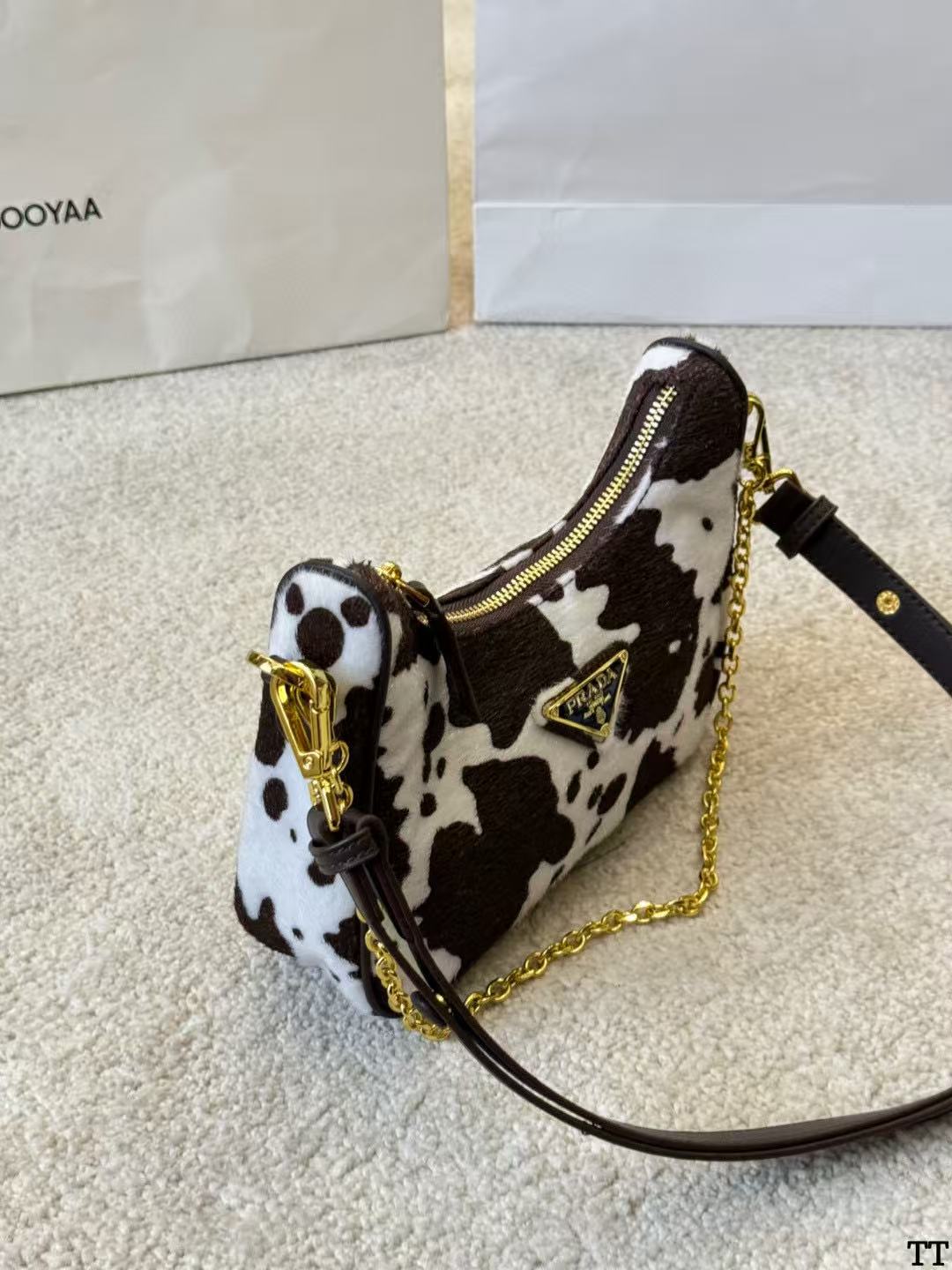 PR4DA 3-in-1 ゼブラプリント アンダーアームバッグ【50％割引+送料無料】