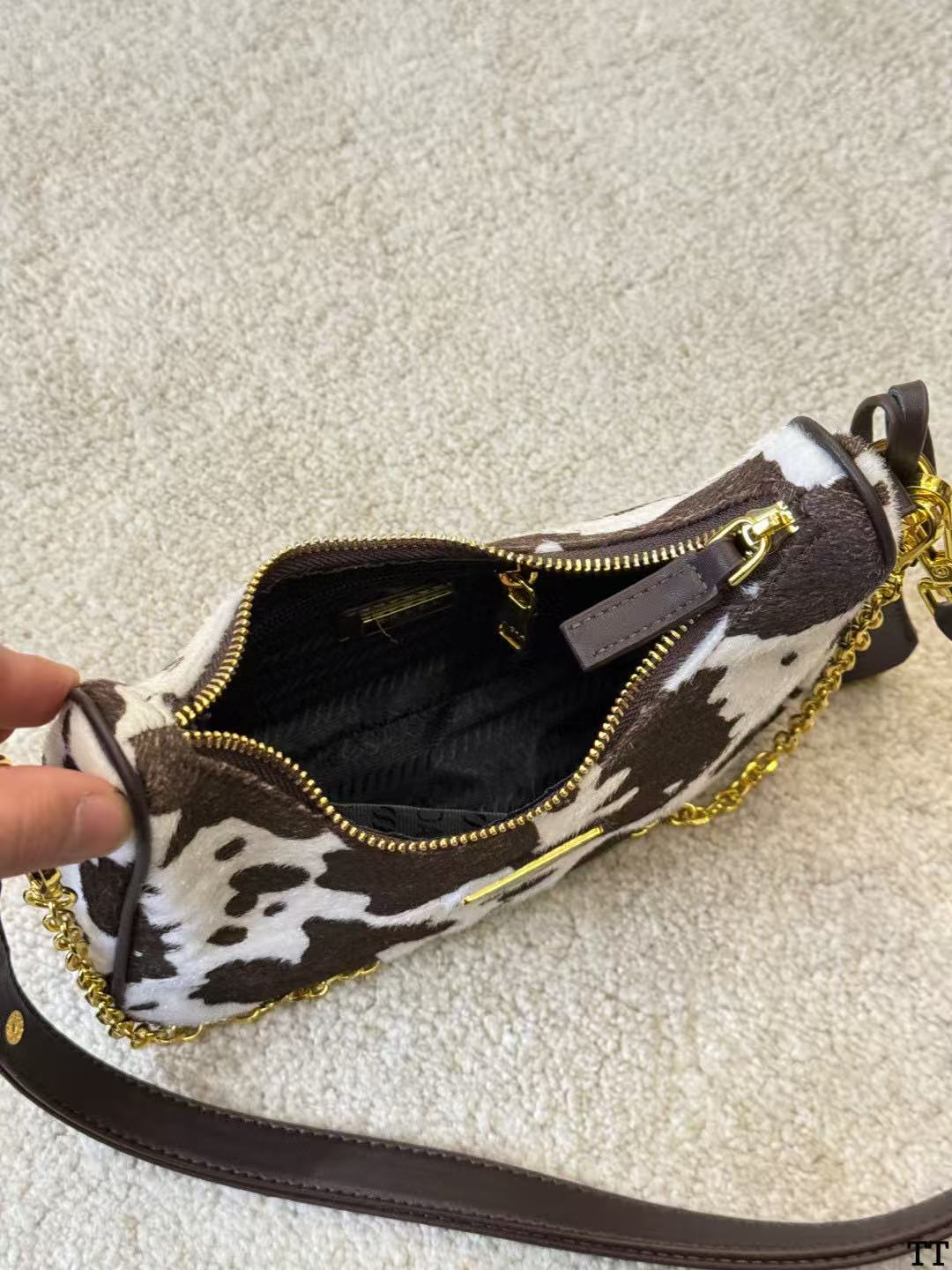 PR4DA 3-in-1 ゼブラプリント アンダーアームバッグ【50％割引+送料無料】