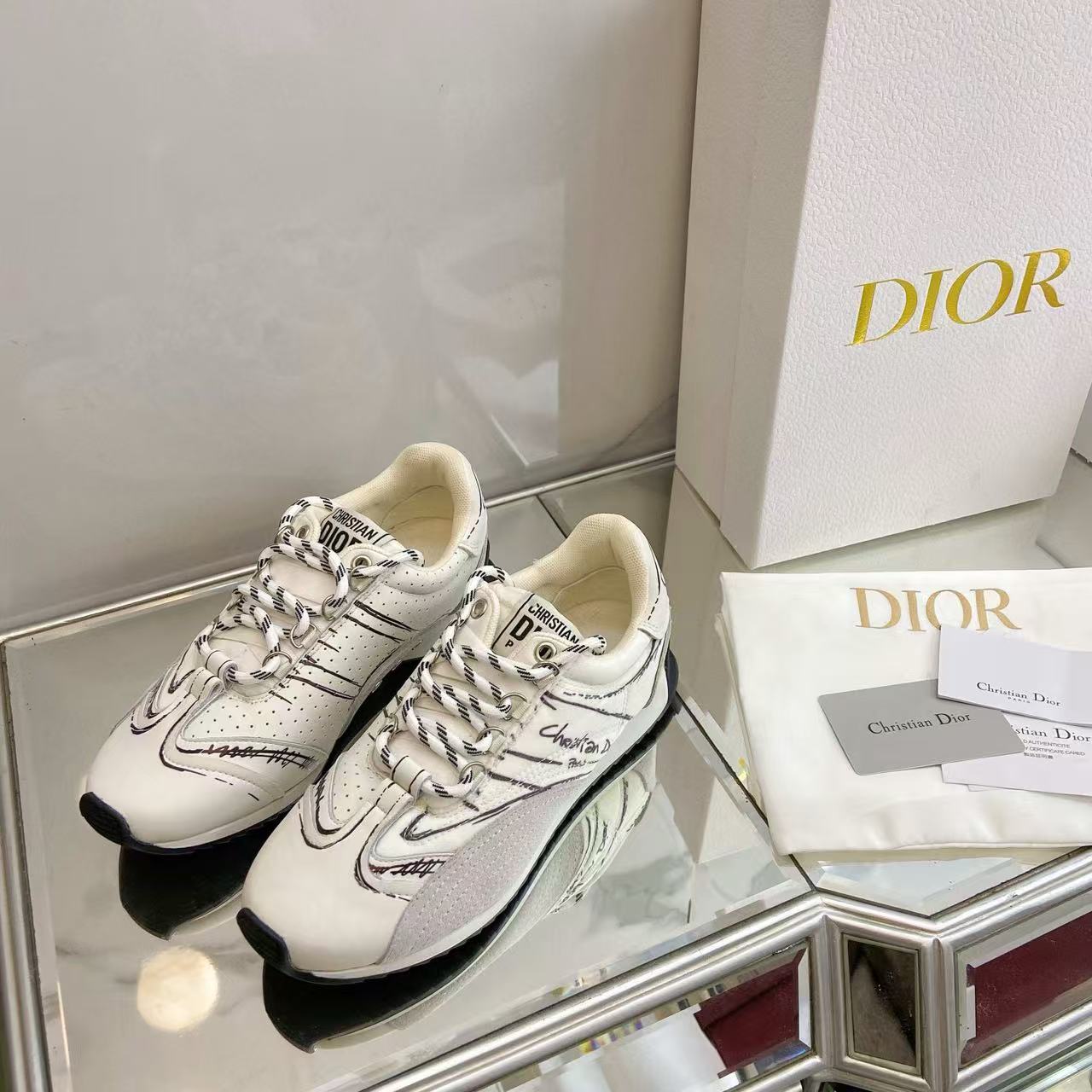 DIORのカラーブロックレースアップカジュアルシューズ【50%割引+送料無料】