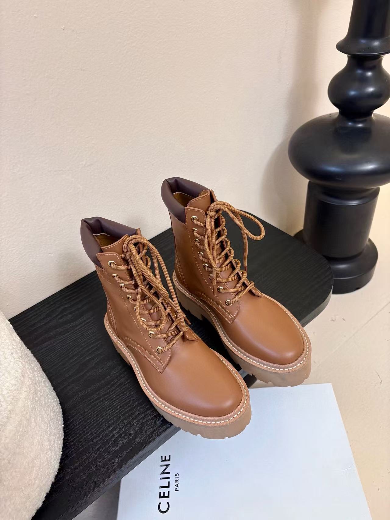 CEL1NE高品質 凱旋門 本革 アンクルブーツ【50％割引+送料無料】