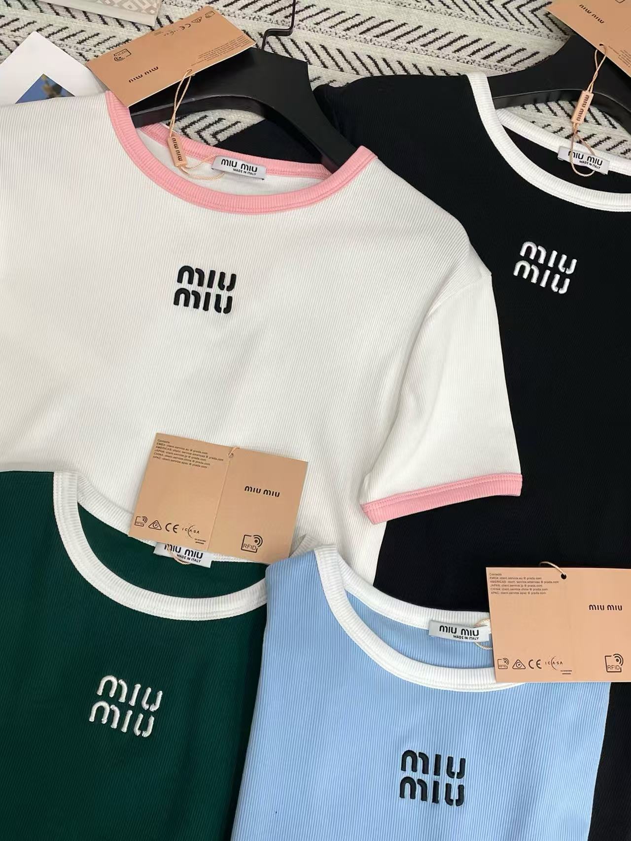 M1UM1U カラーブロック レター Tシャツ【50％割引+送料無料】