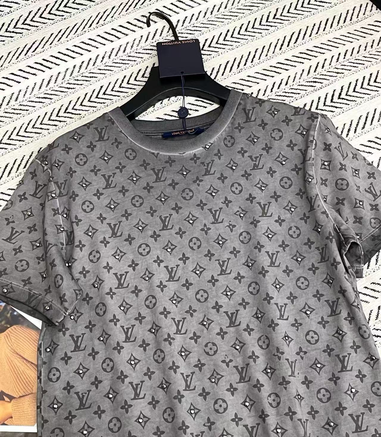 LVチェーンプリントグラデーションTシャツ【50％割引+送料無料】
