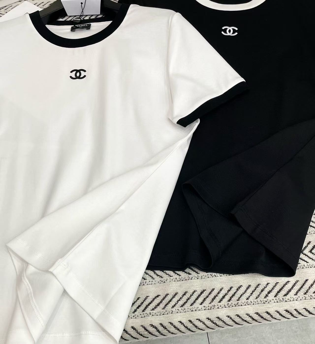 CHANE1 シンプル ブラック&ホワイト ダブルC Tシャツ【50%割引+送料無料】