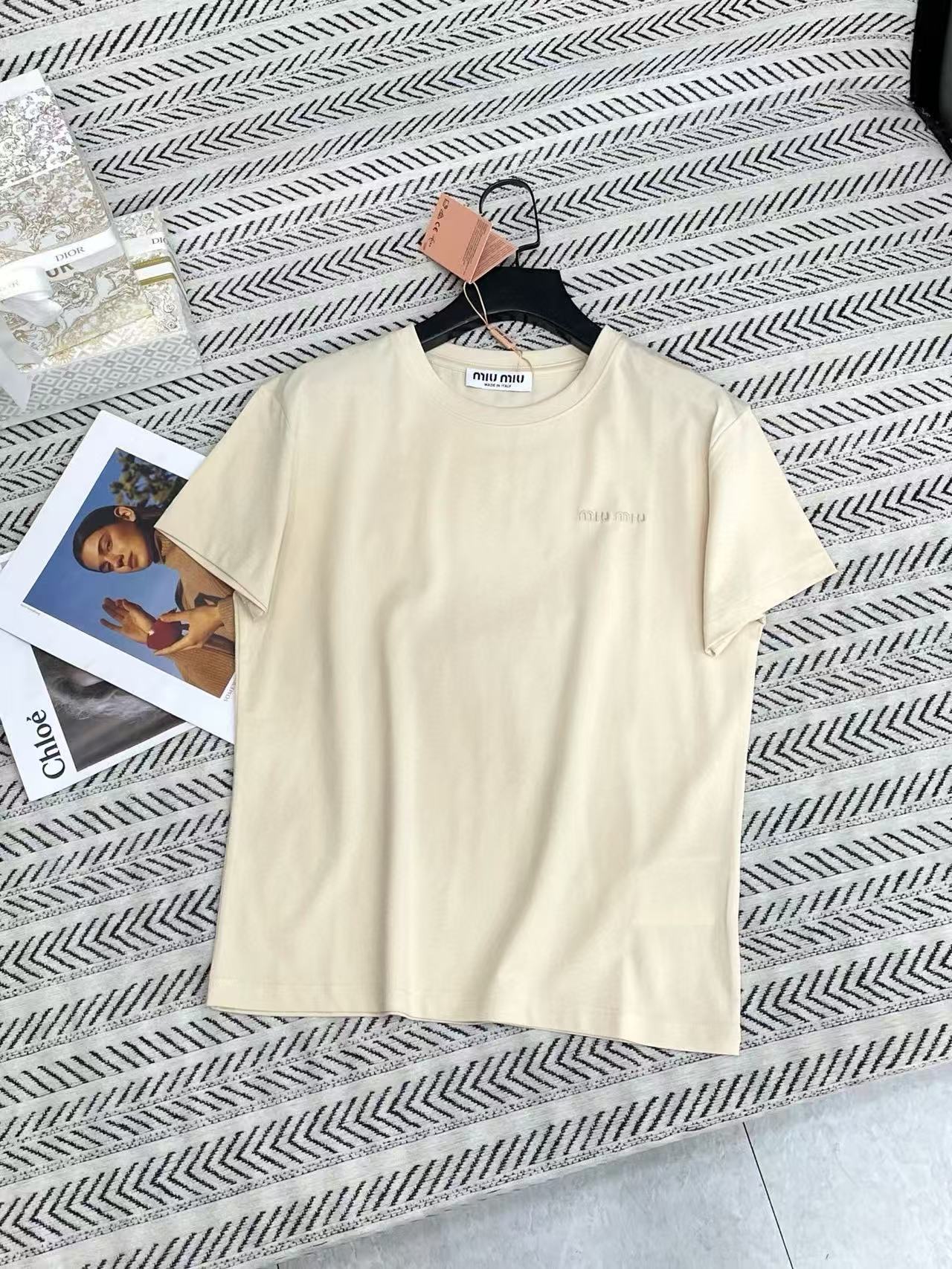 M1UM1U シンプルレターTシャツ【50％割引+送料無料】