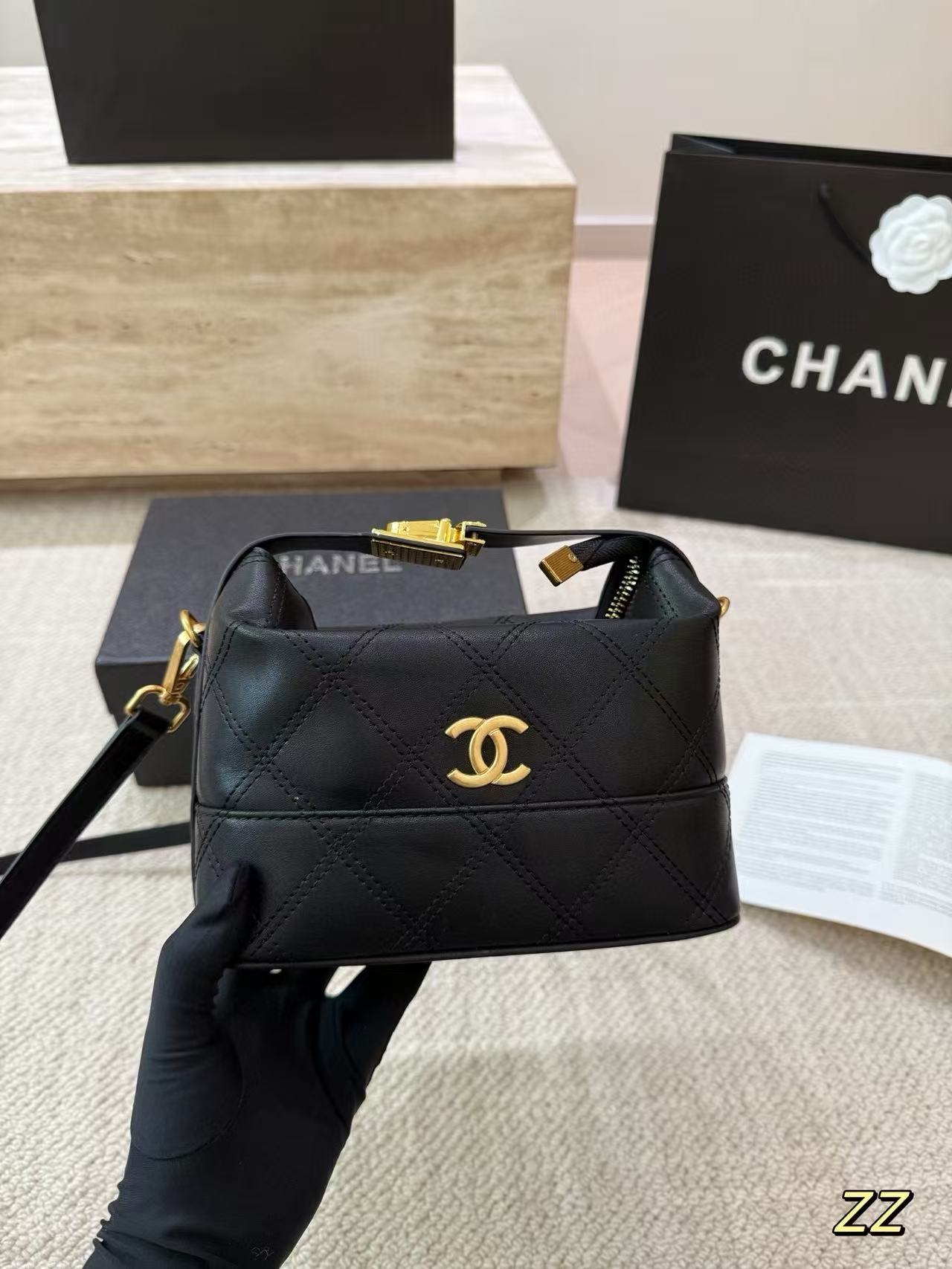 CHANE1 レザーハンドバッグ/クロスボディバッグ【50%割引+送料無料】