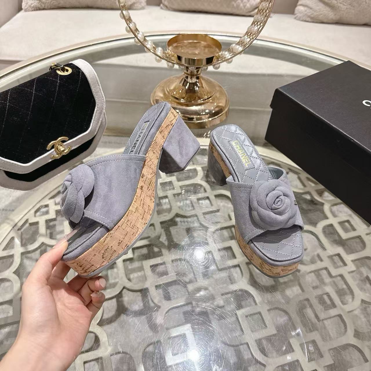 CHANE1 高品質カメリアプラットフォームシューズ【50％割引+送料無料】